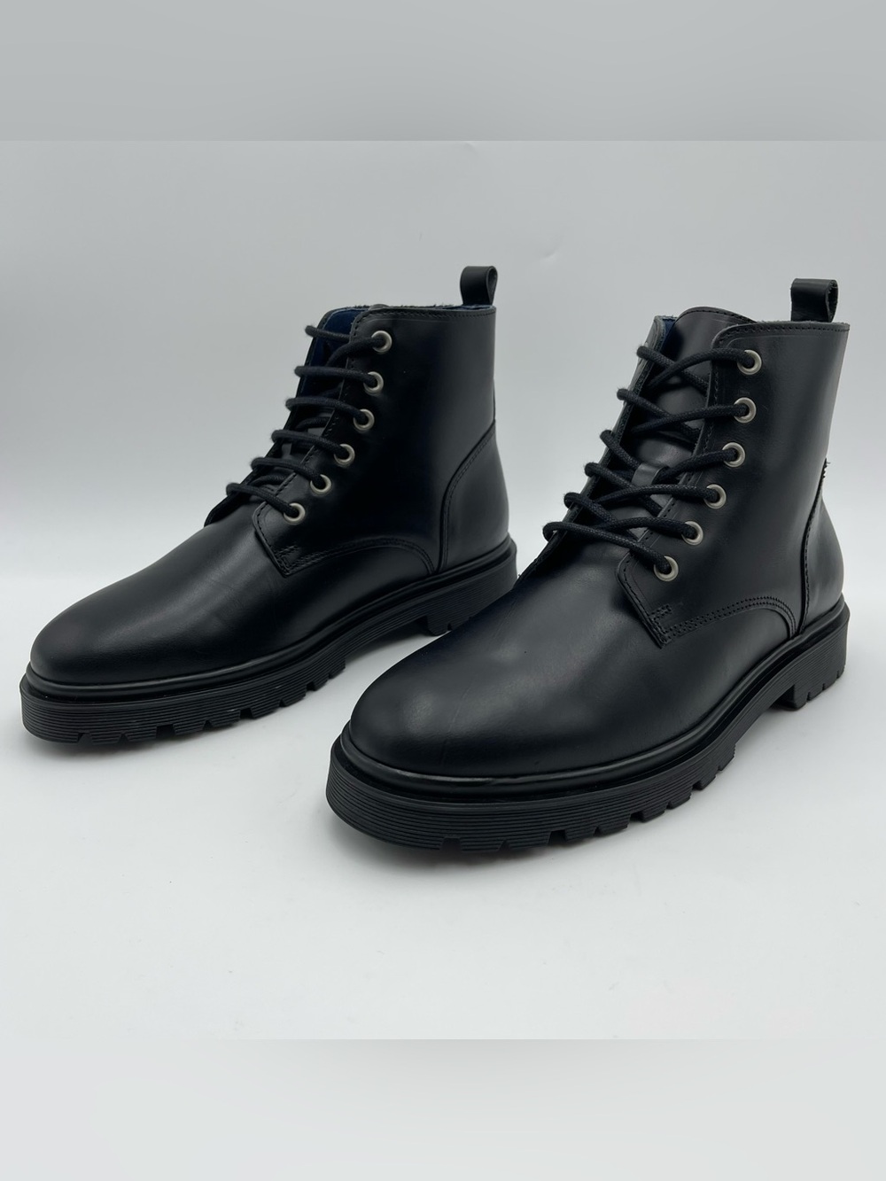 BRUNO MAGLI SZ 9M-EU 42 Boca Lug Sole Combat Boot Black Leather -MSRP $450